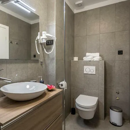 2nightstudios Affittacamere 4*