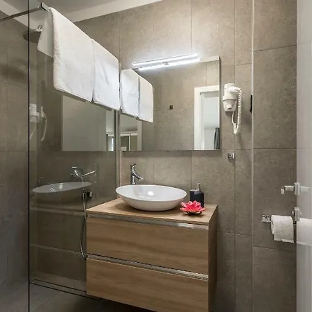 Affittacamere 2nightstudios 4*