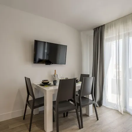 2nightstudios Gostinjska kuća 4*