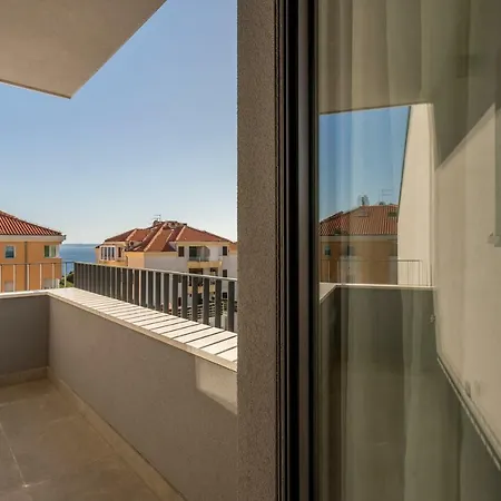 2nightstudios 4* سبليت