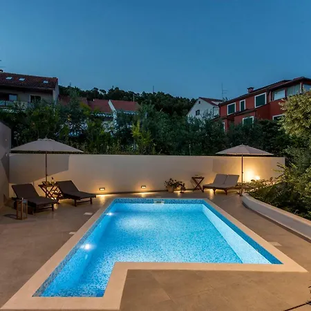 2nightstudios Guest house 4*