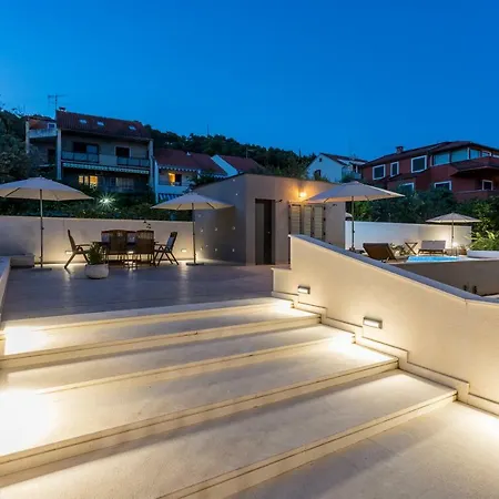 2nightstudios Guest house 4*