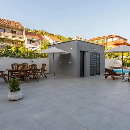 2nightstudios سبليت