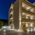 2nightstudios 4*