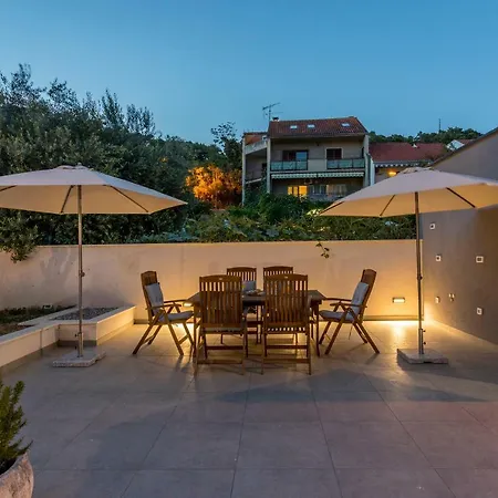 2nightstudios Konukevi 4*