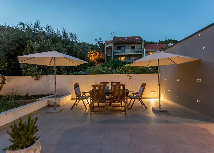 2nightstudios ゲストハウス 4*