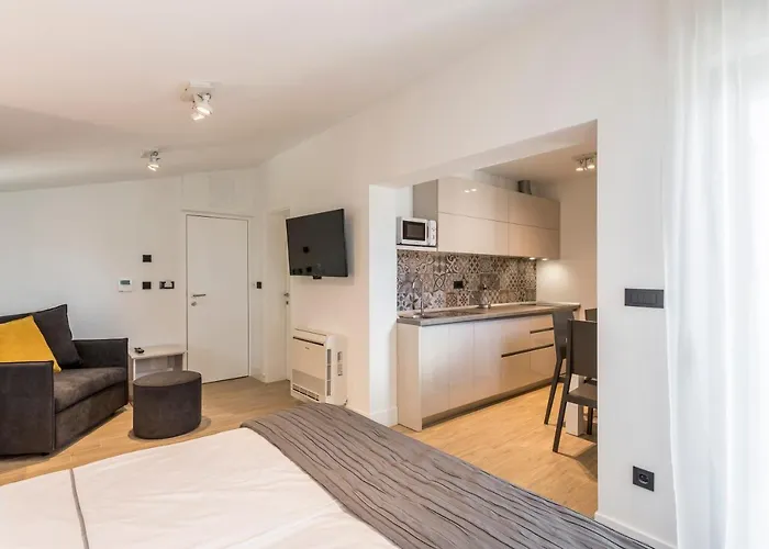 Affittacamere 2nightstudios 4*