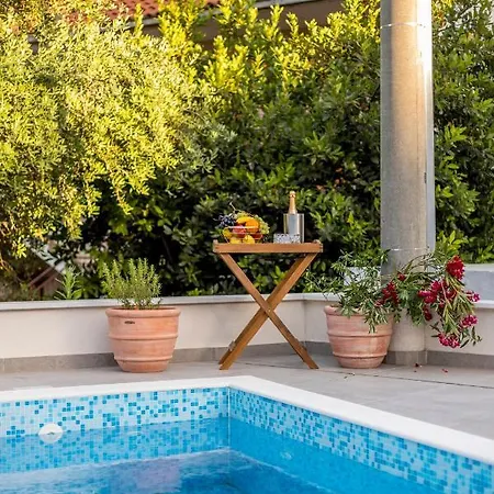 2nightstudios ゲストハウス スプリト