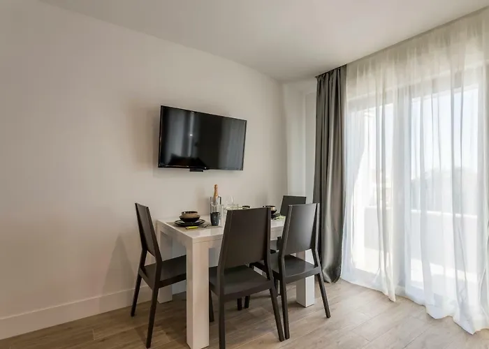 2nightstudios Πανσιόν 4*