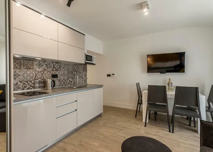 Πανσιόν 2nightstudios 4*